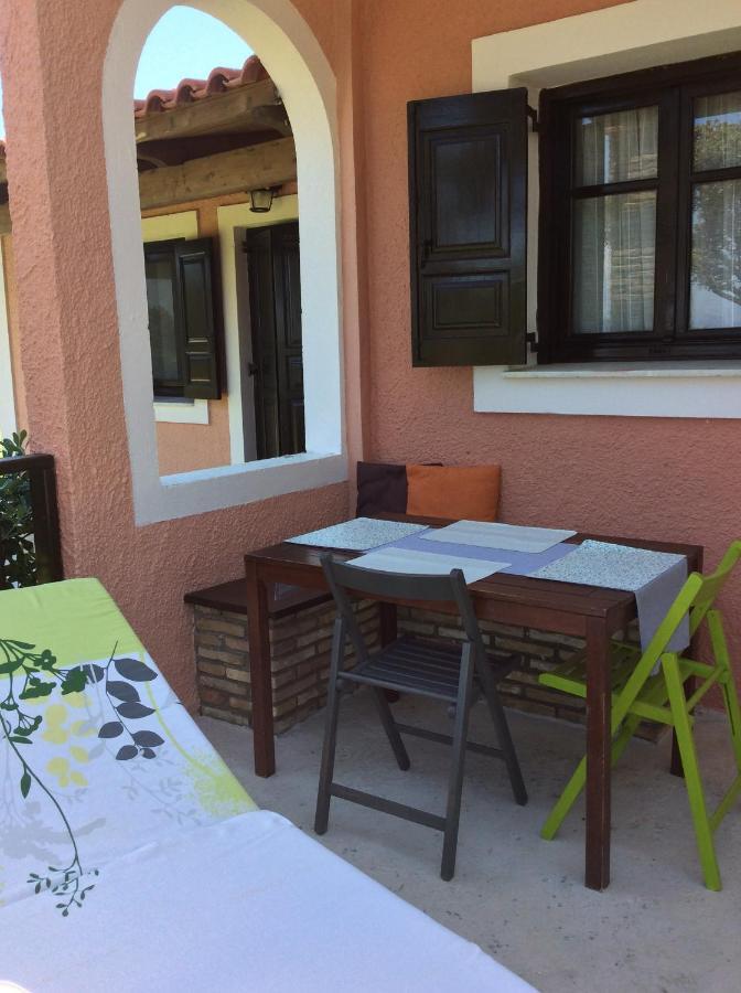 Genari Beach Apartments Levendokhorion Экстерьер фото